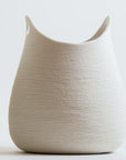 Handmade porcelain vase with textured texture – White (15x18 cm.)