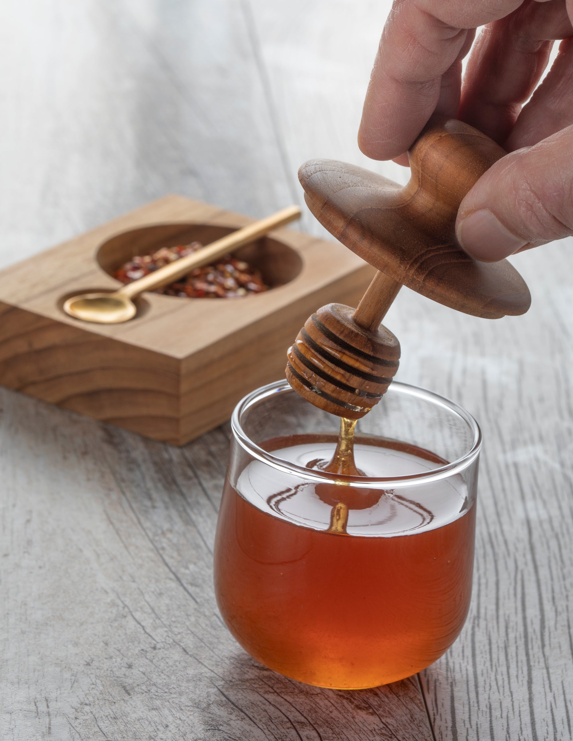 Γυάλινο Δοχείο Μελιού με Κουτάλι &amp; Καπάκι από Teak – Mini