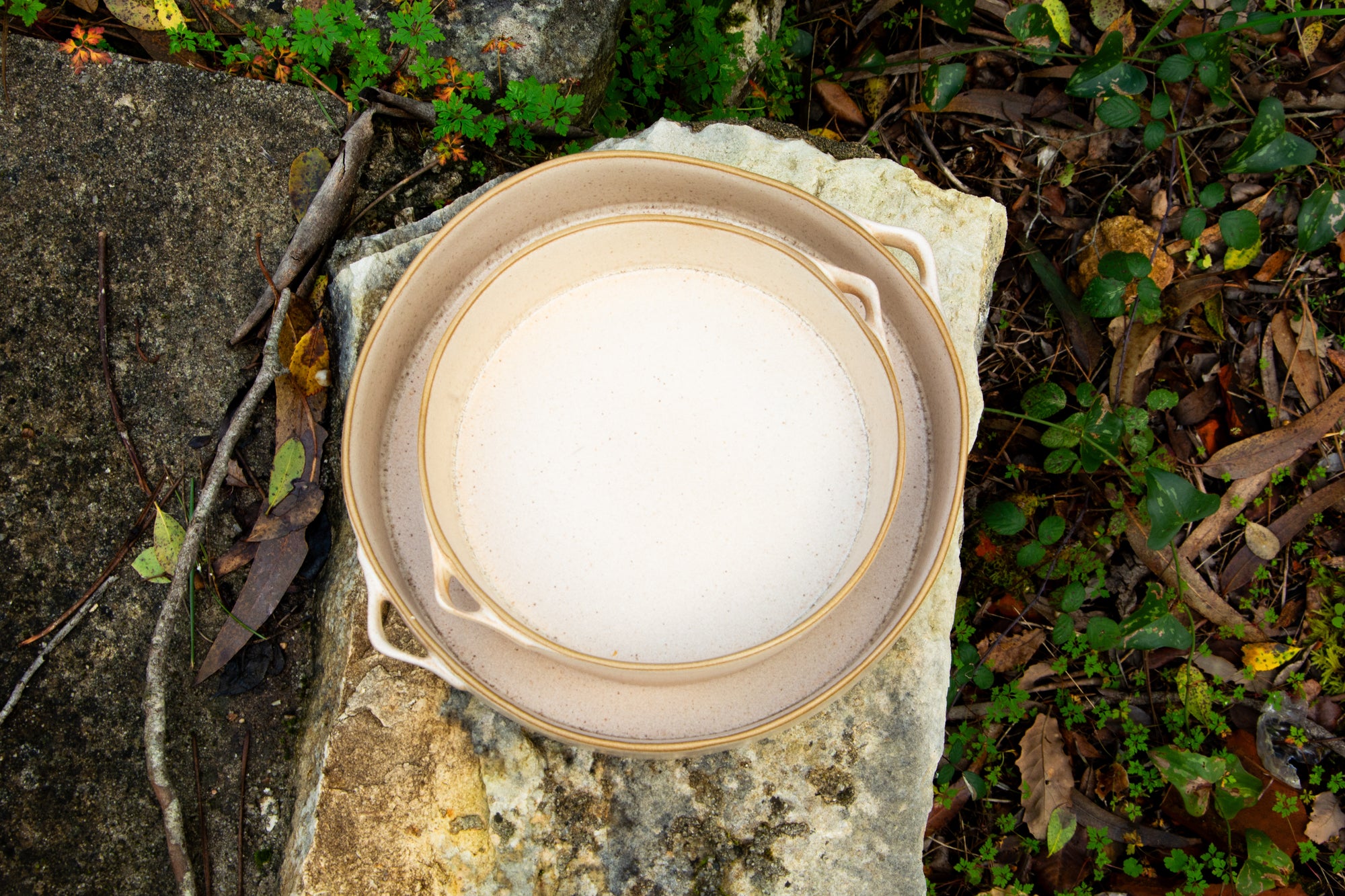 Round Oven Dish – Stoneware with Natural Finish